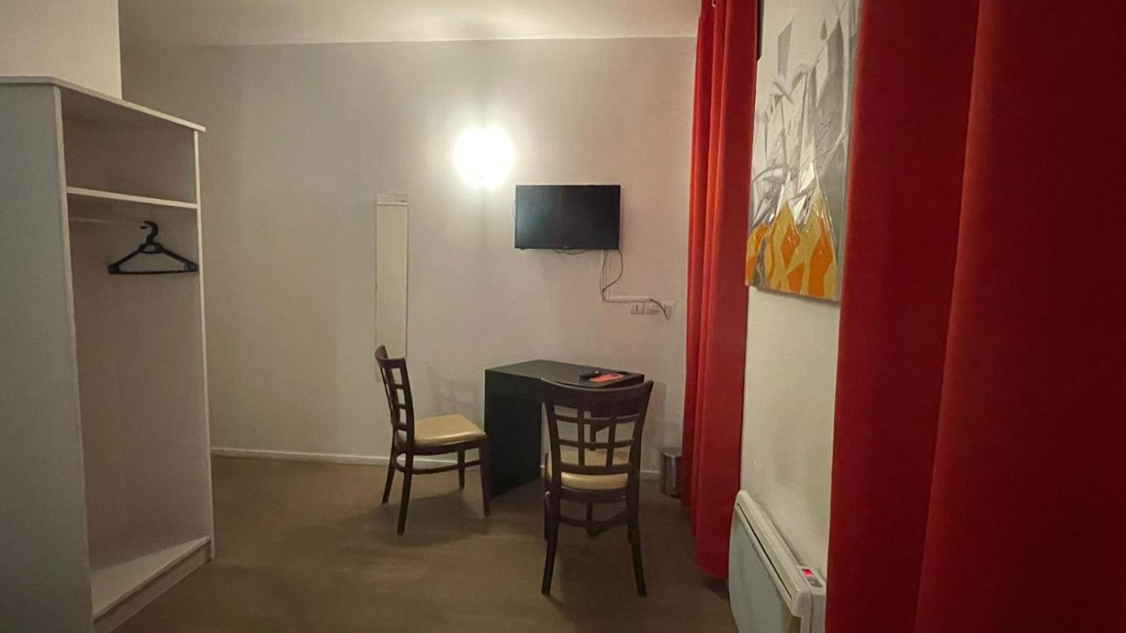 Hotel- Restaurant Le Saint Quentin Екстериор снимка
