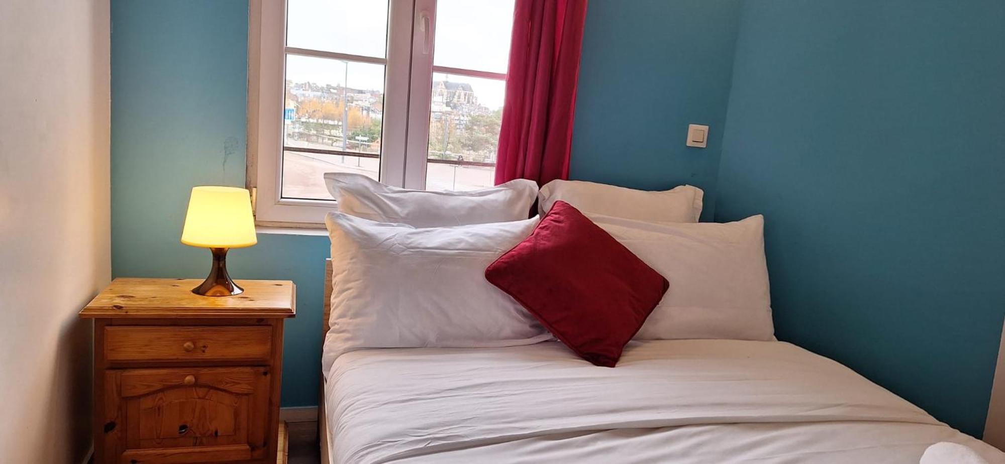 Hotel- Restaurant Le Saint Quentin Екстериор снимка