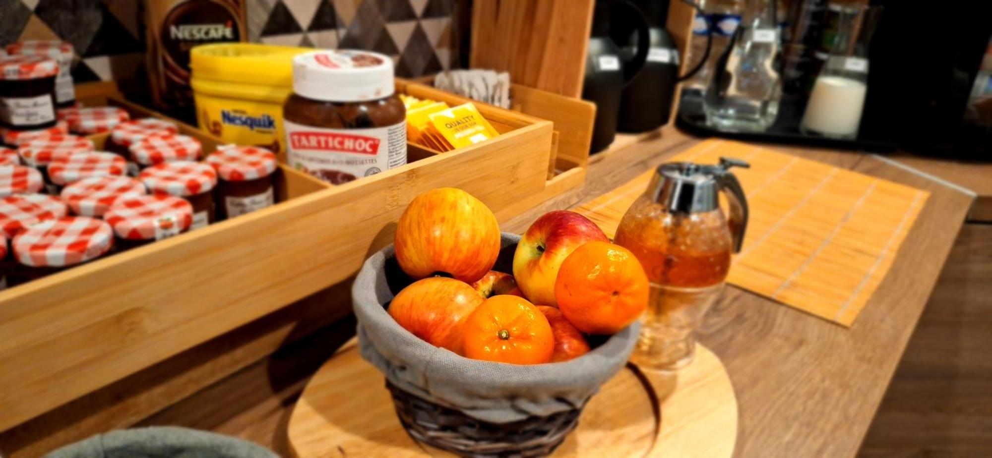 Hotel- Restaurant Le Saint Quentin Екстериор снимка