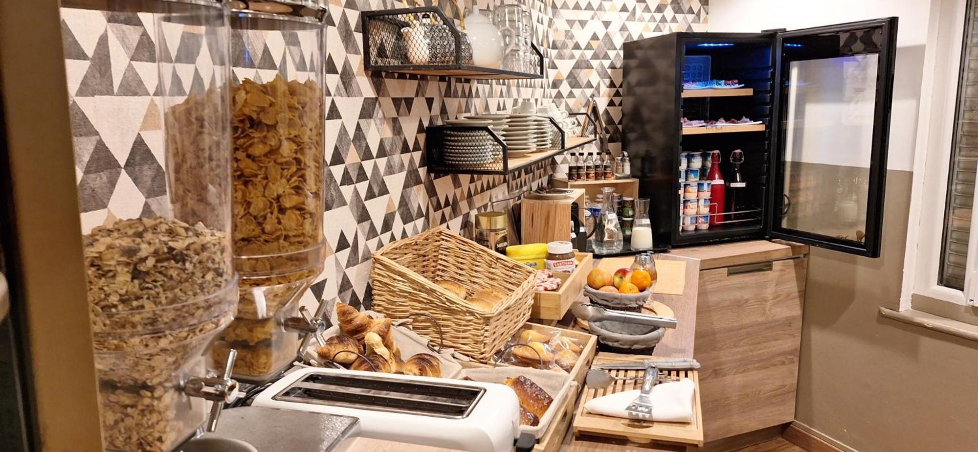 Hotel- Restaurant Le Saint Quentin Екстериор снимка