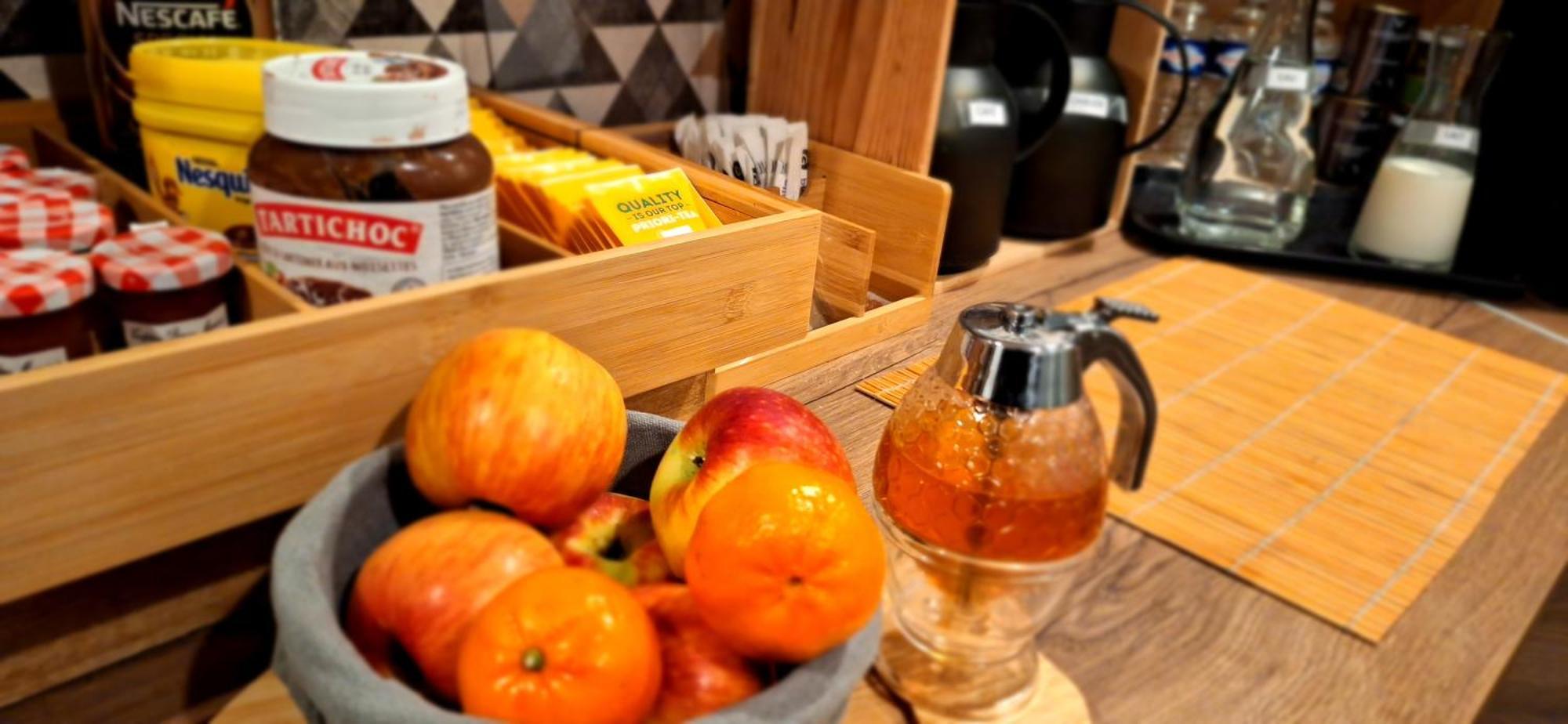Hotel- Restaurant Le Saint Quentin Екстериор снимка
