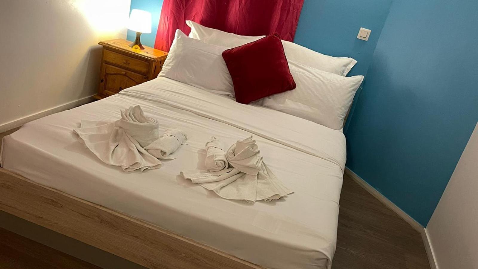 Hotel- Restaurant Le Saint Quentin Екстериор снимка