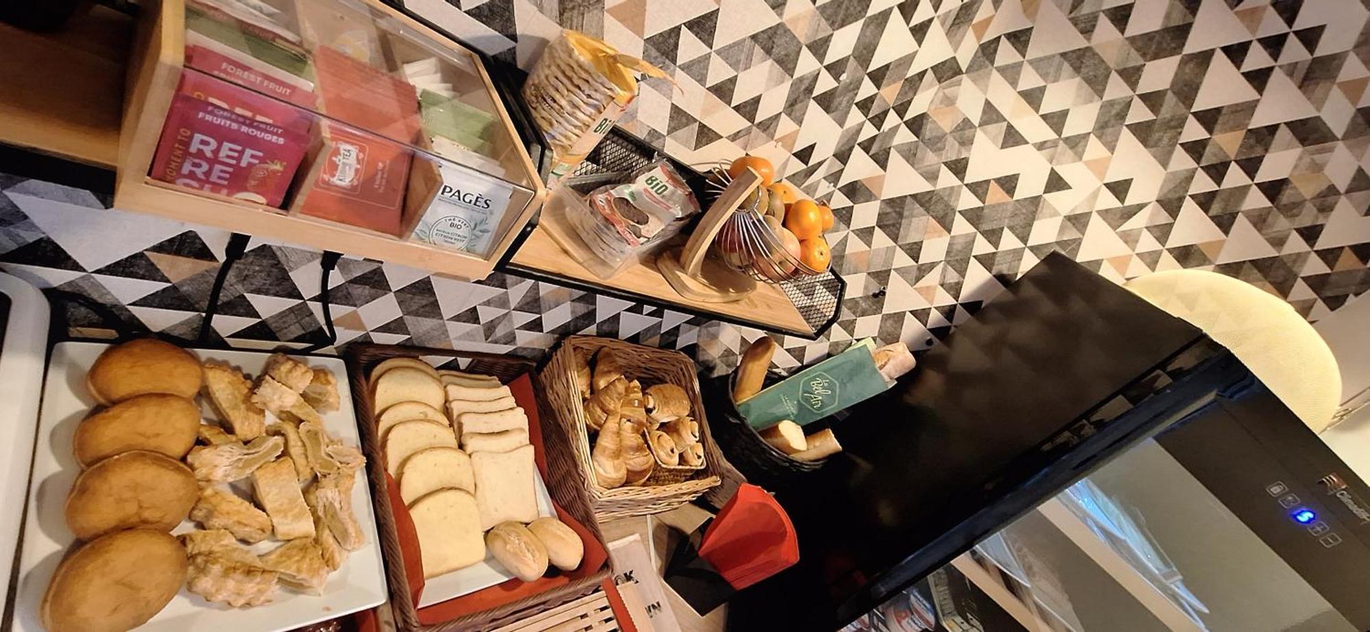 Hotel- Restaurant Le Saint Quentin Екстериор снимка