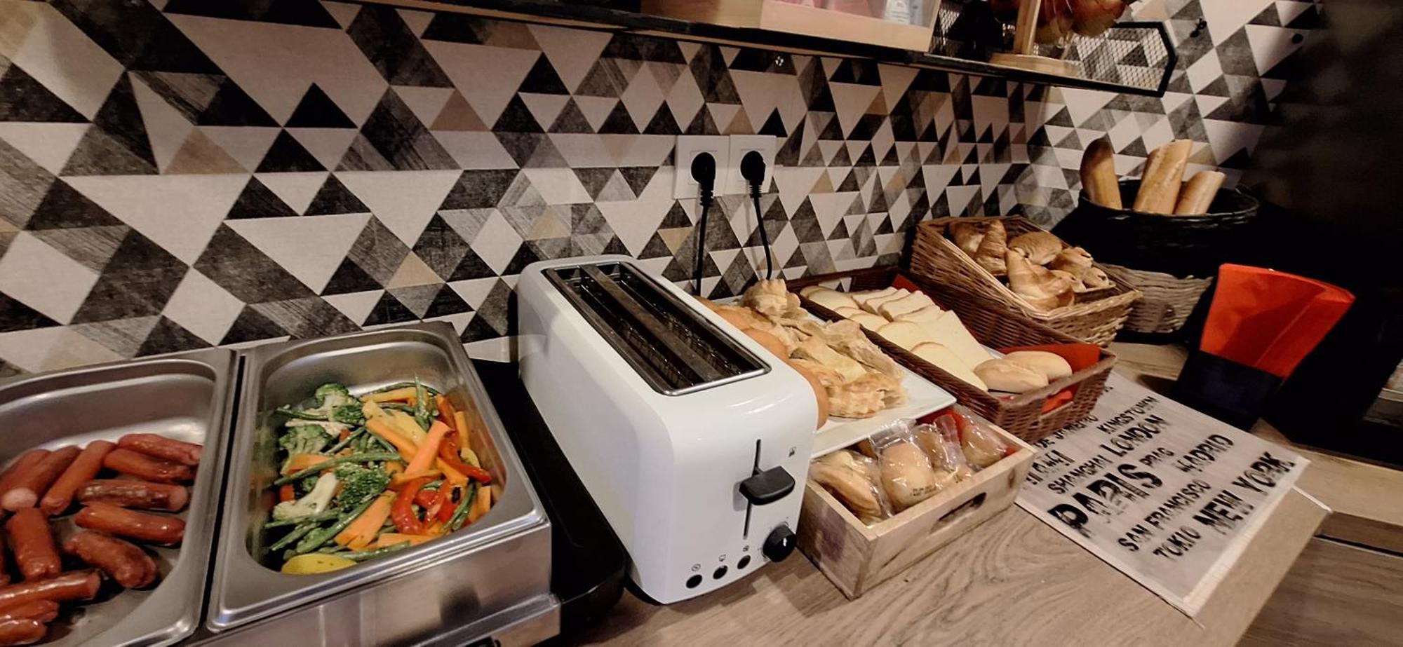 Hotel- Restaurant Le Saint Quentin Екстериор снимка